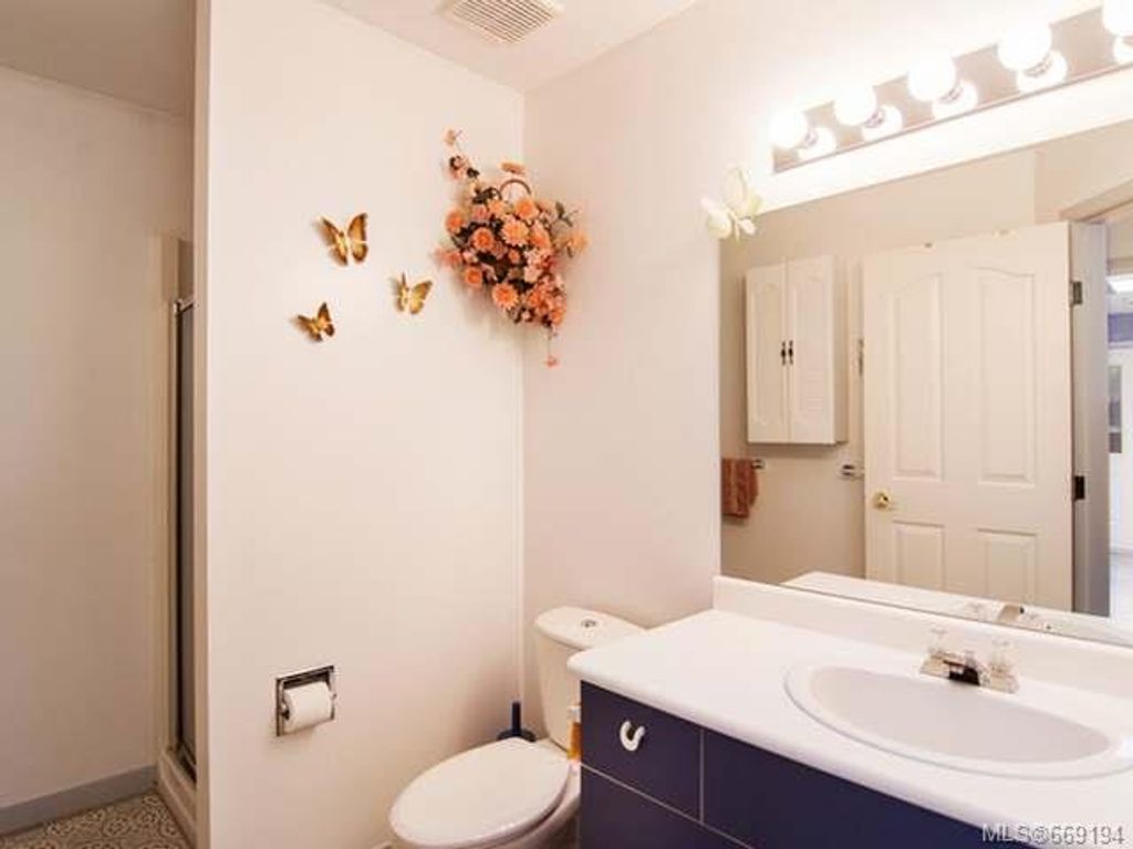 listing image 16042089237695150174