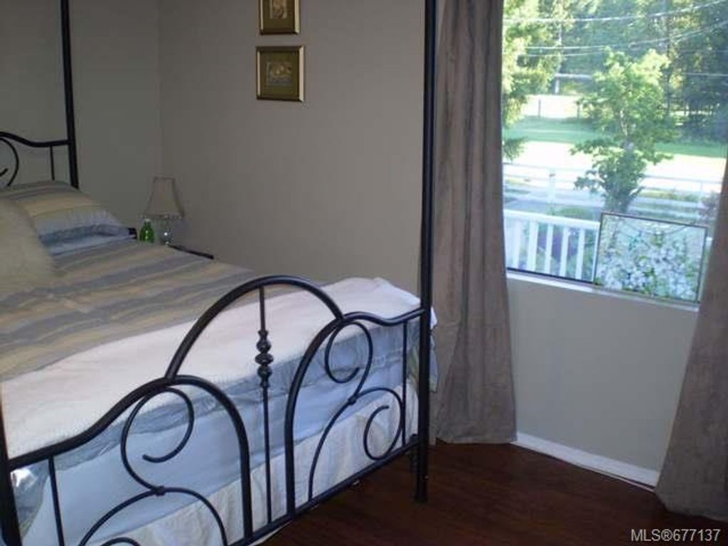 listing image 16047299432463477436