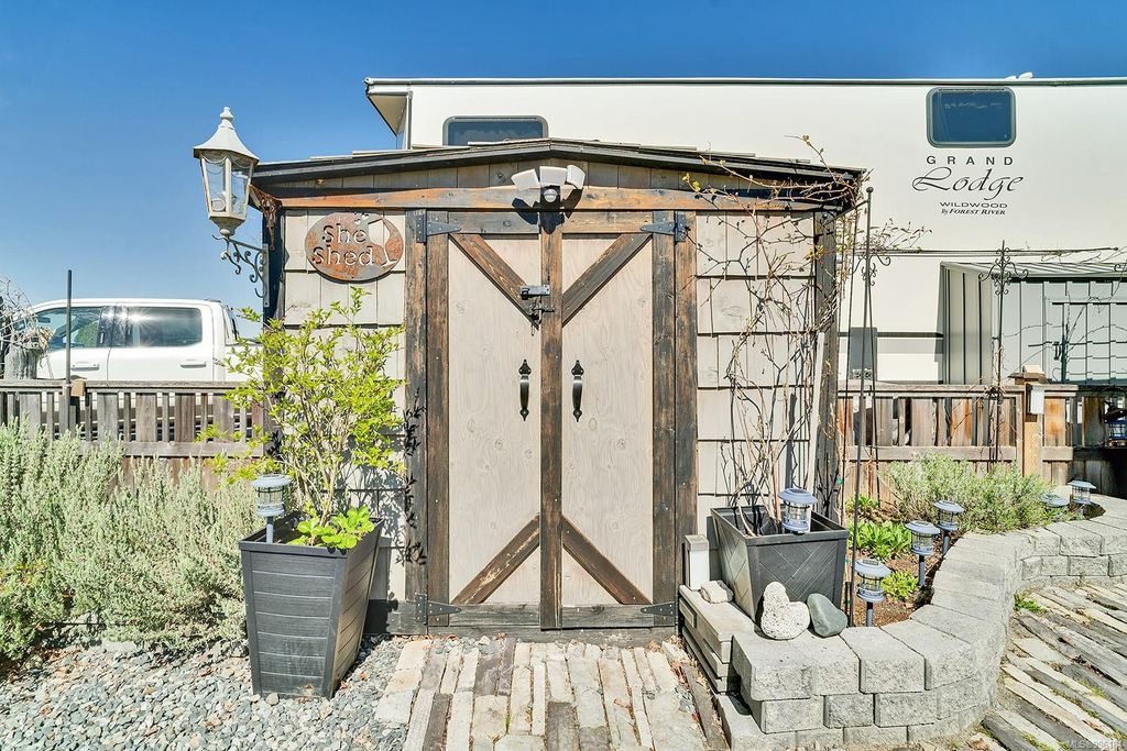 listing image 16048935525314888406
