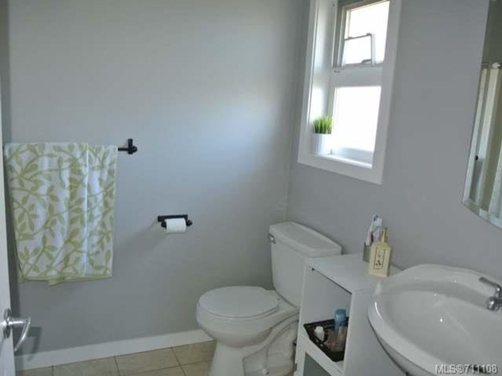 listing image 16049835371727279113