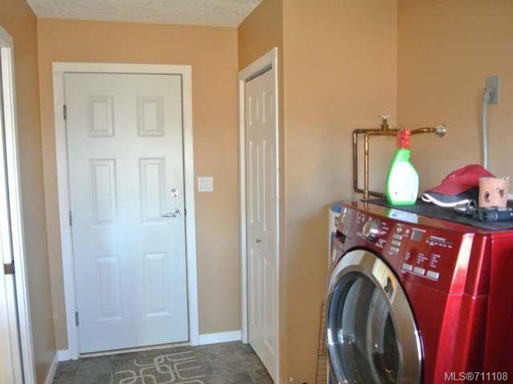listing image 16044117008853626726