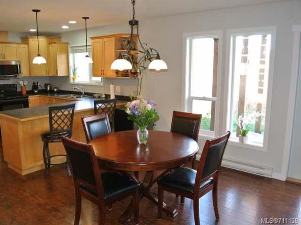 listing image 16043361622587278625