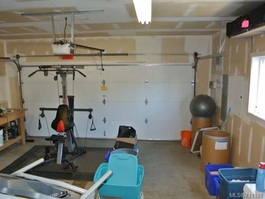 listing image 16044396509977940284