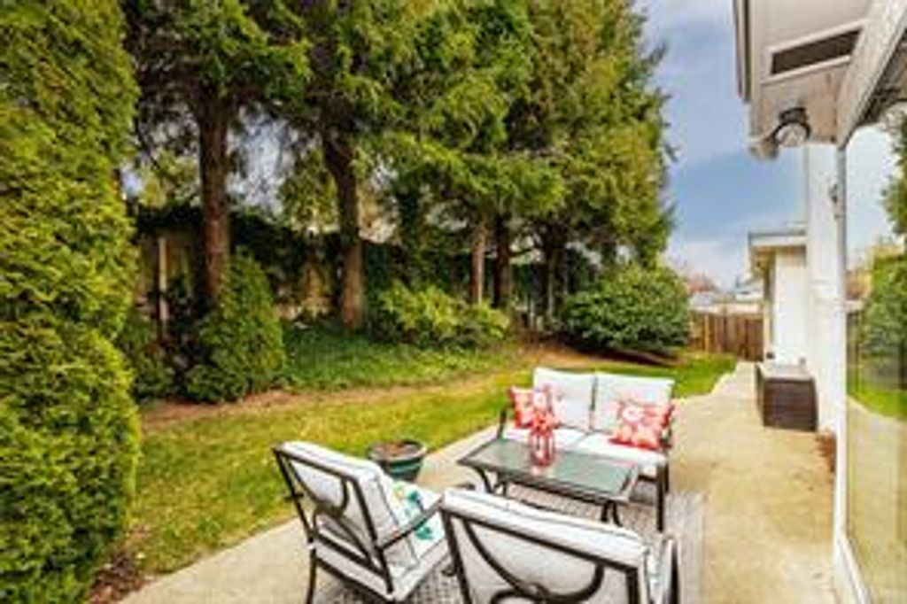 listing image 16041344059633919214