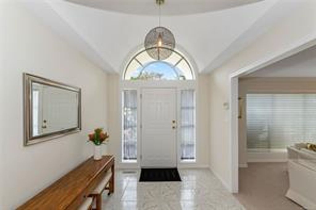 listing image 16049884314308688725