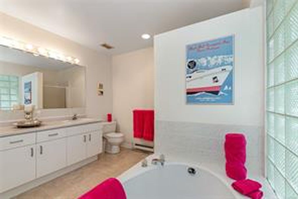 listing image 16045058148787431307