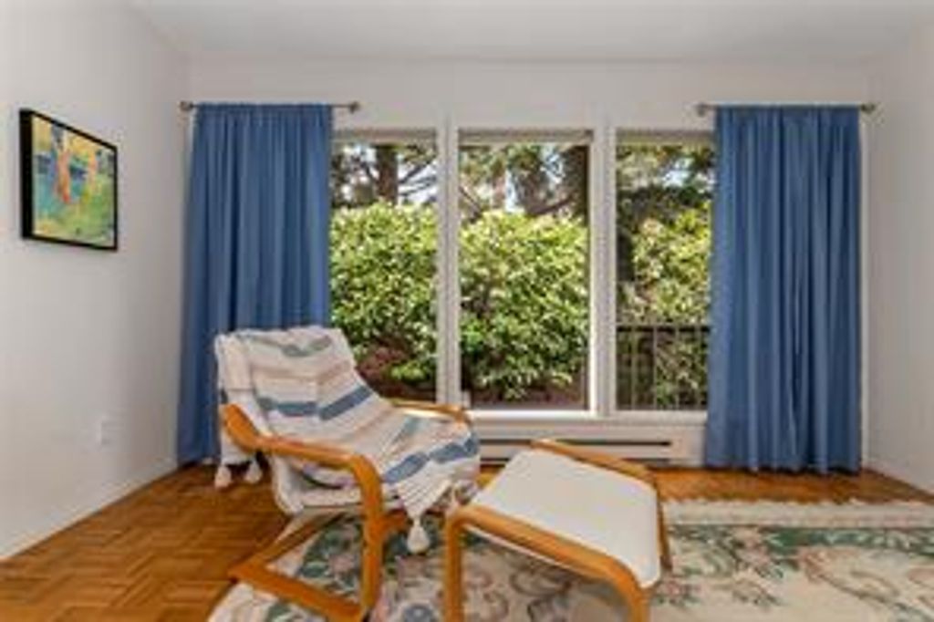 listing image 16041773094285052990