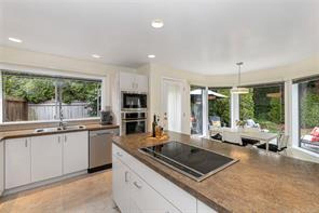 listing image 16046712311999624726