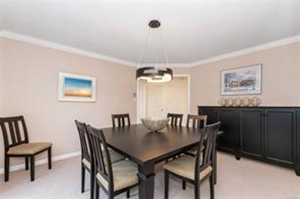 listing image 16044718409156186268