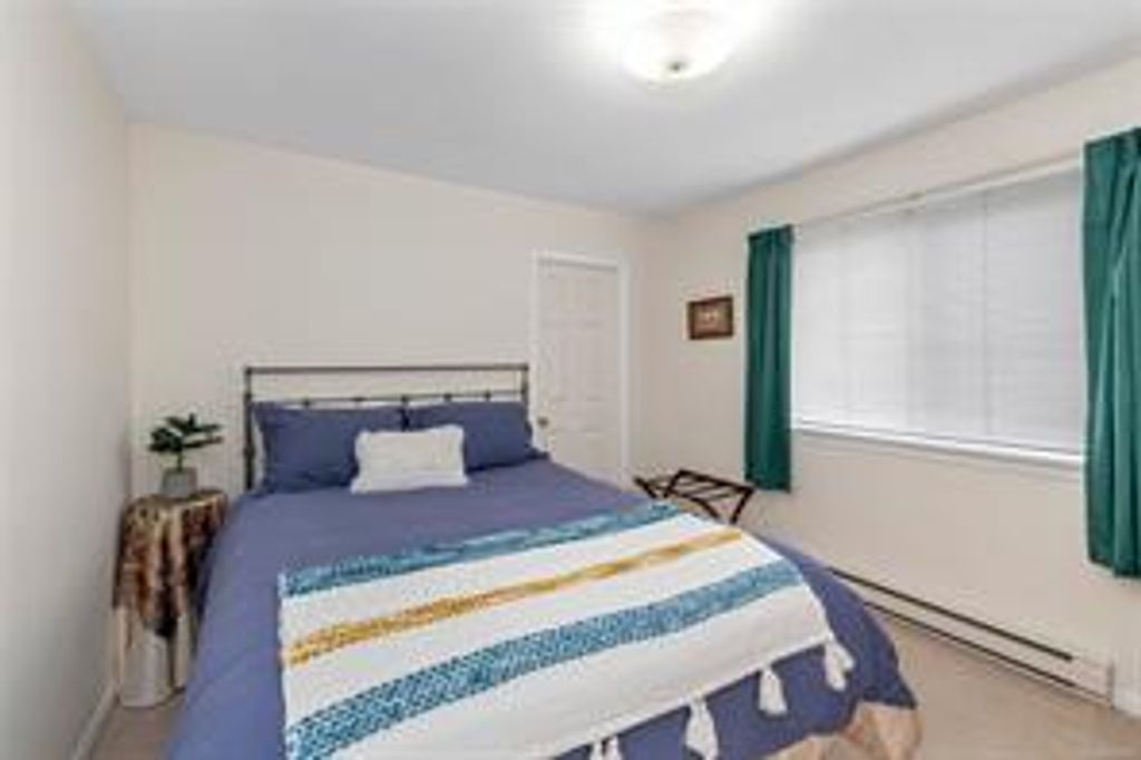 listing image 16047980588904278389