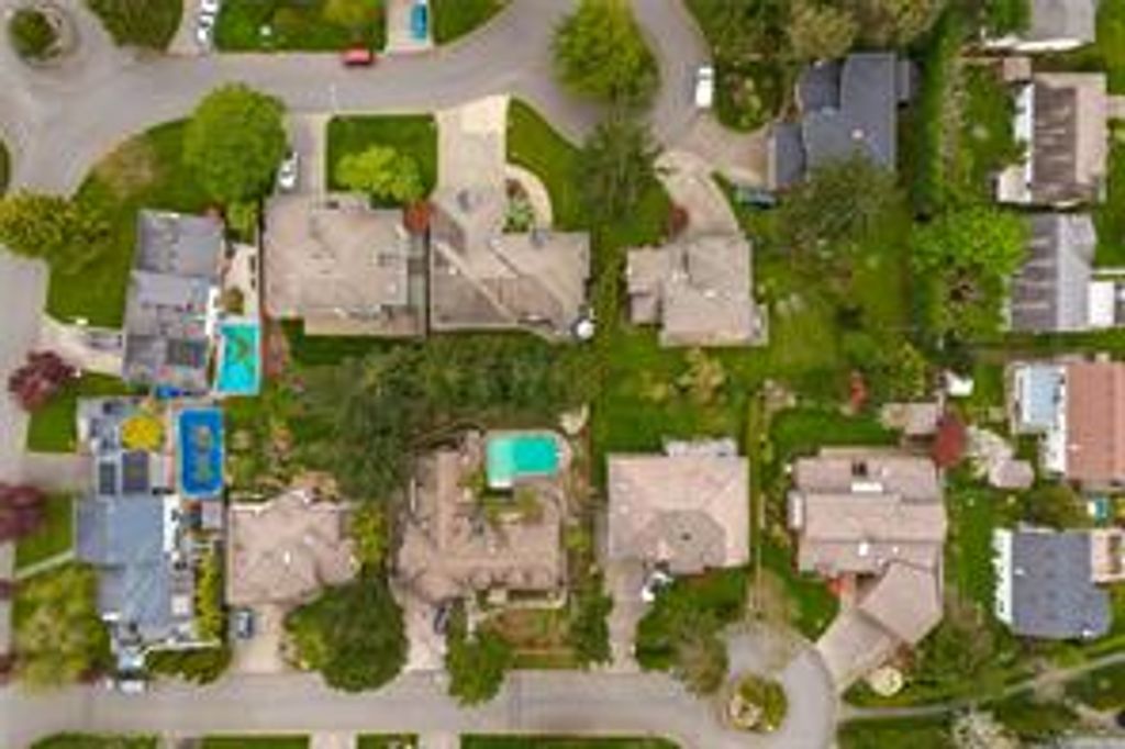 listing image 16042962913817162683