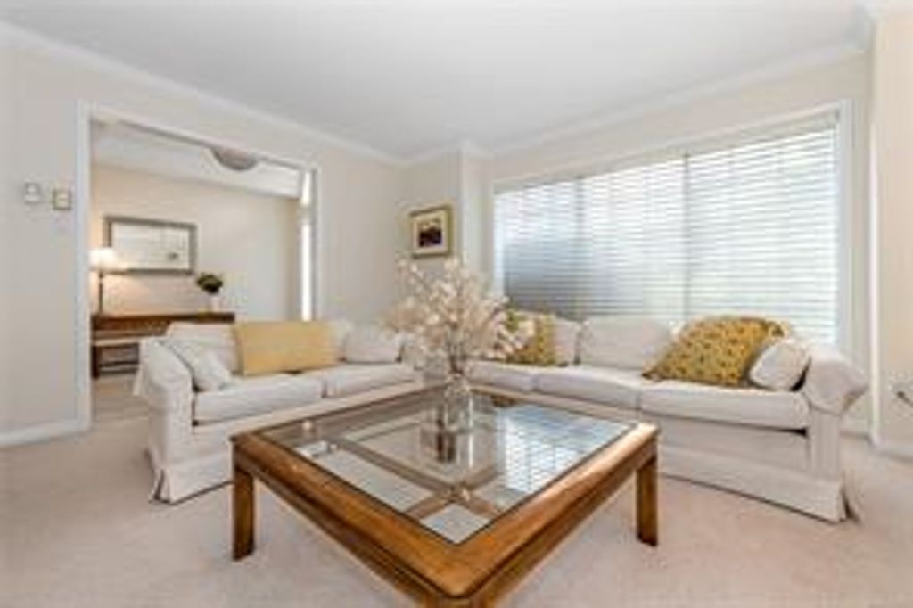 listing image 16046875694188917306