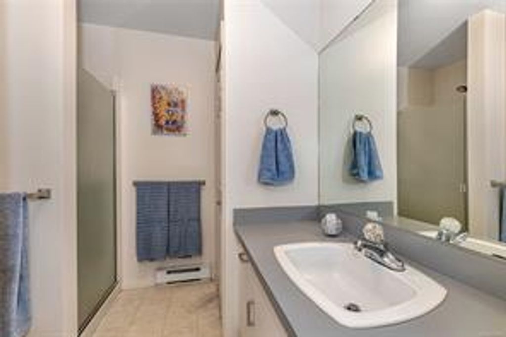 listing image 16045913972644912242