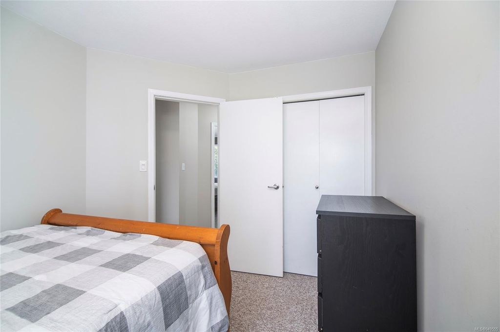 listing image 16045094781364988558