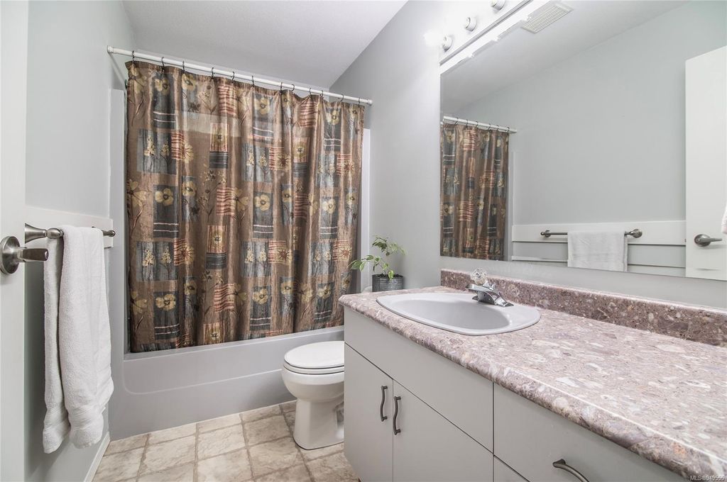 listing image 16047395733259377370