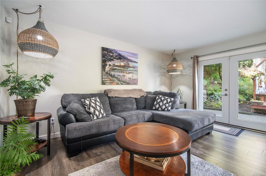 listing image 16047644758078681649