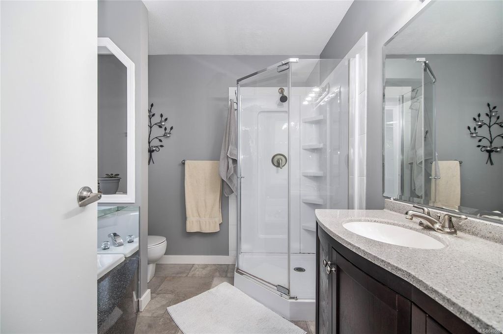 listing image 16046921923013193423