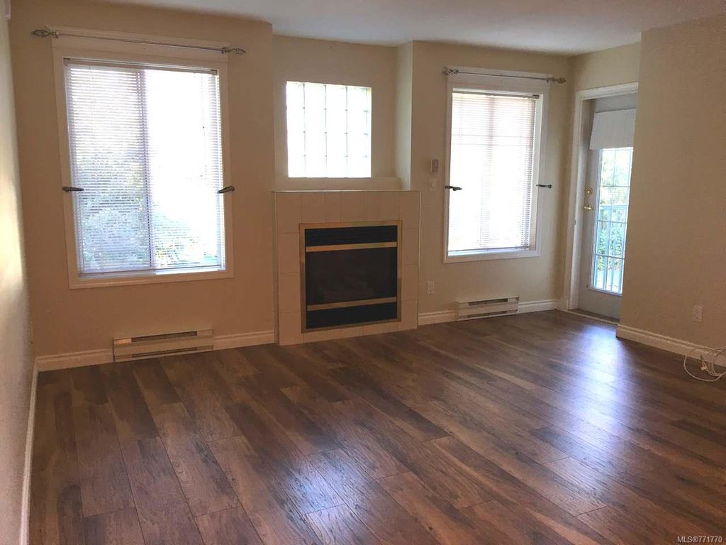 listing image 16042990255406062354