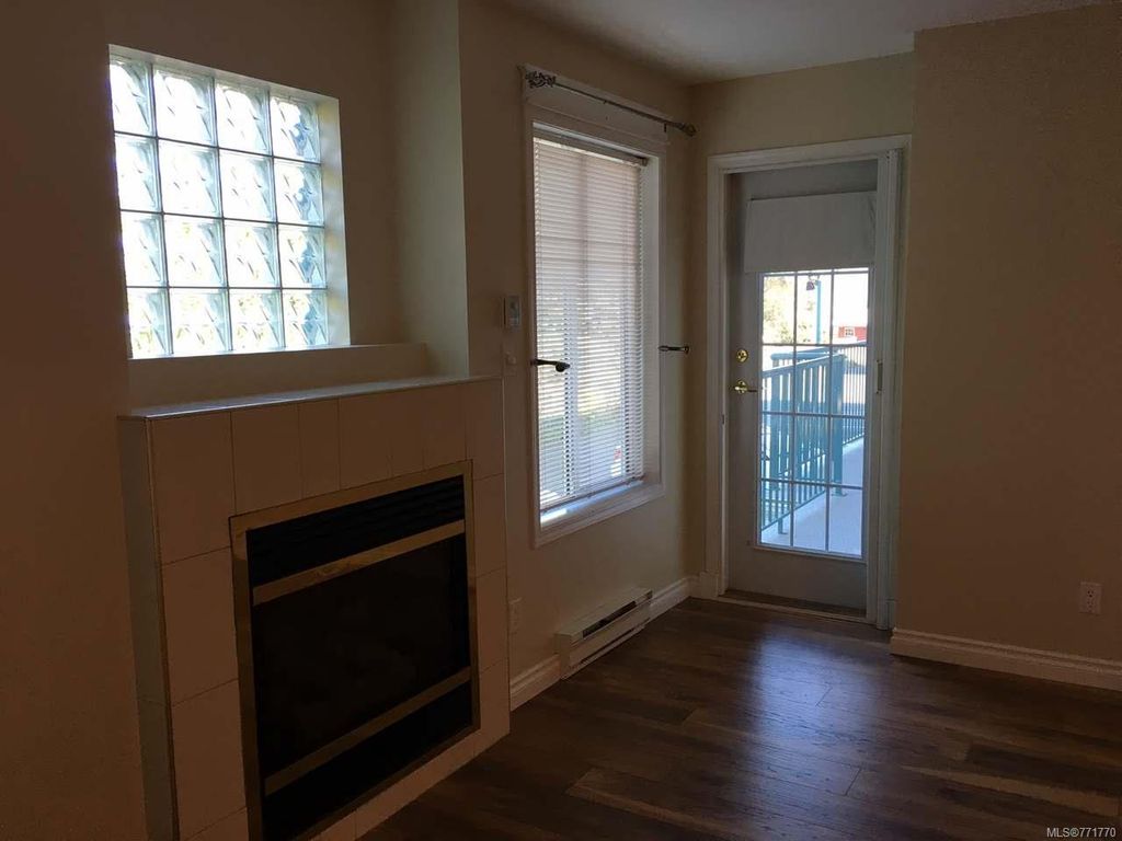 listing image 16044869368236469085