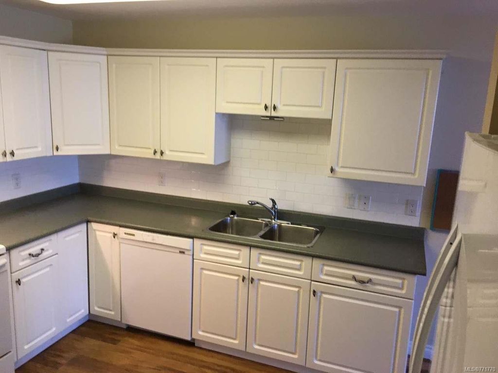 listing image 16047852355492215744