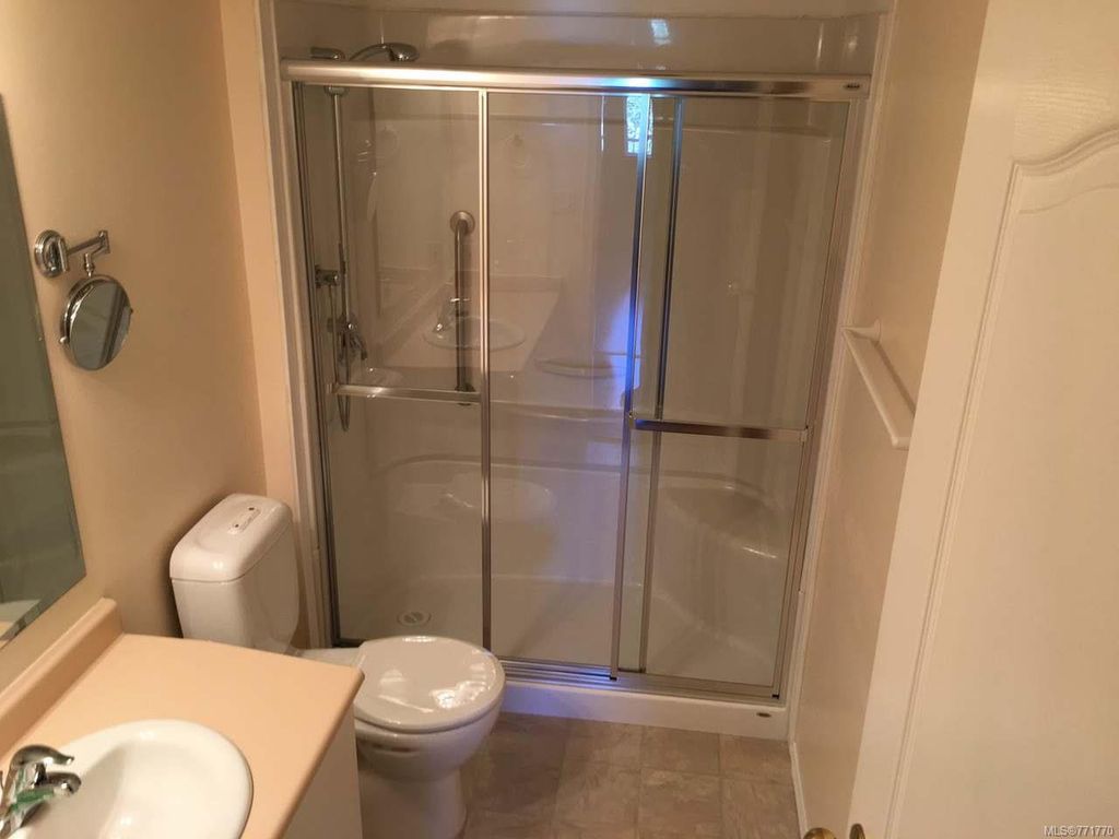 listing image 16043246429254195786