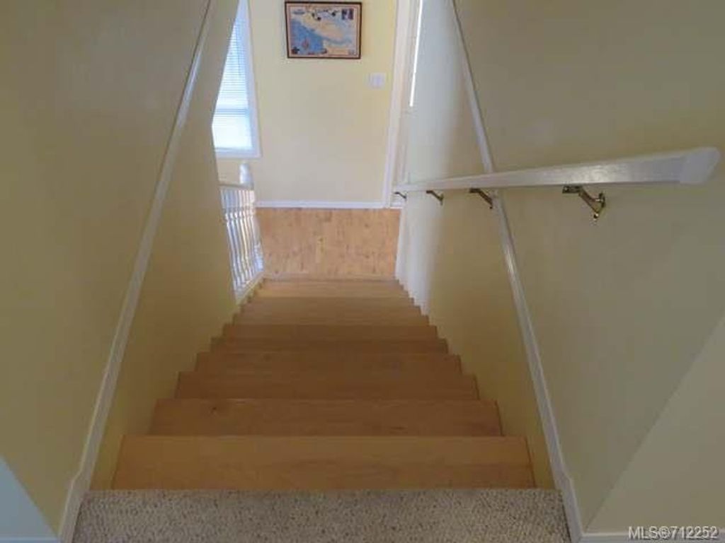 listing image 16043024798924684716