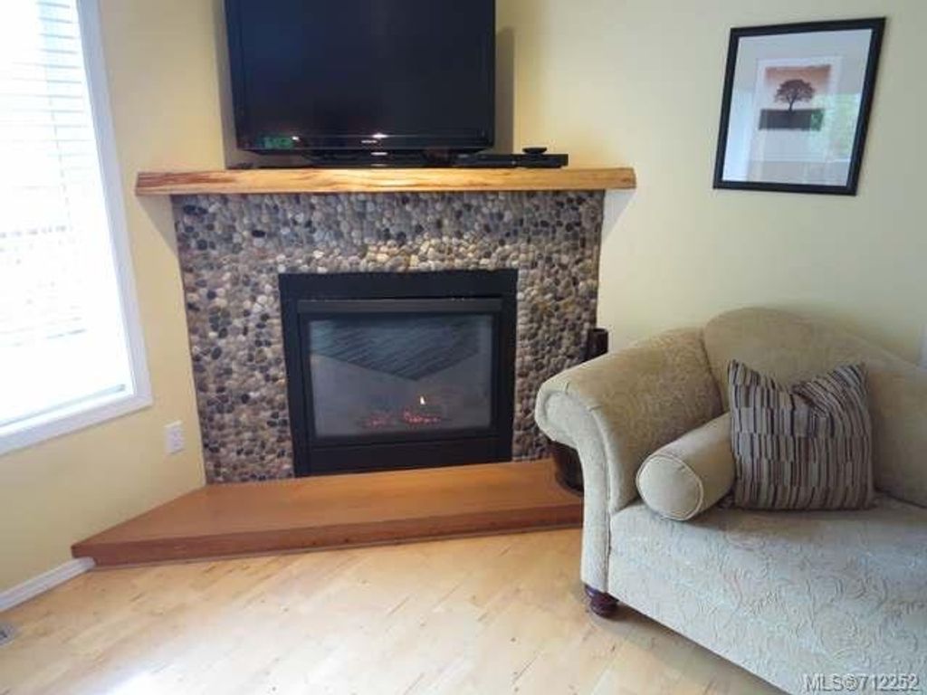listing image 16046453196279307308