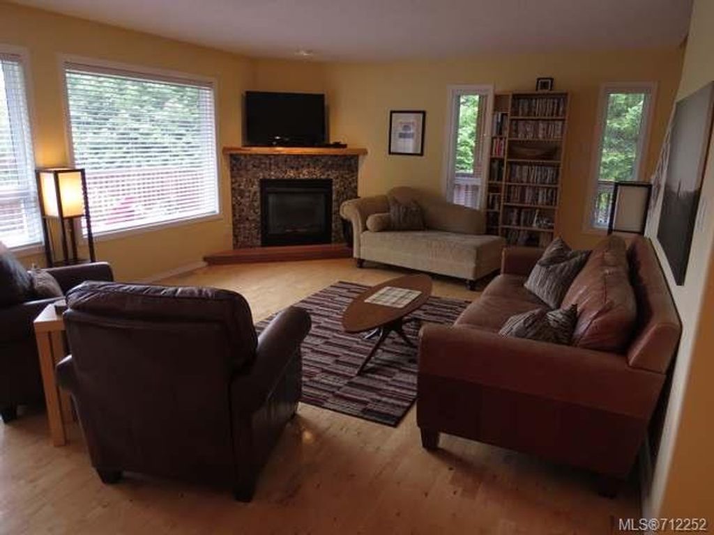 listing image 16042232762991842955