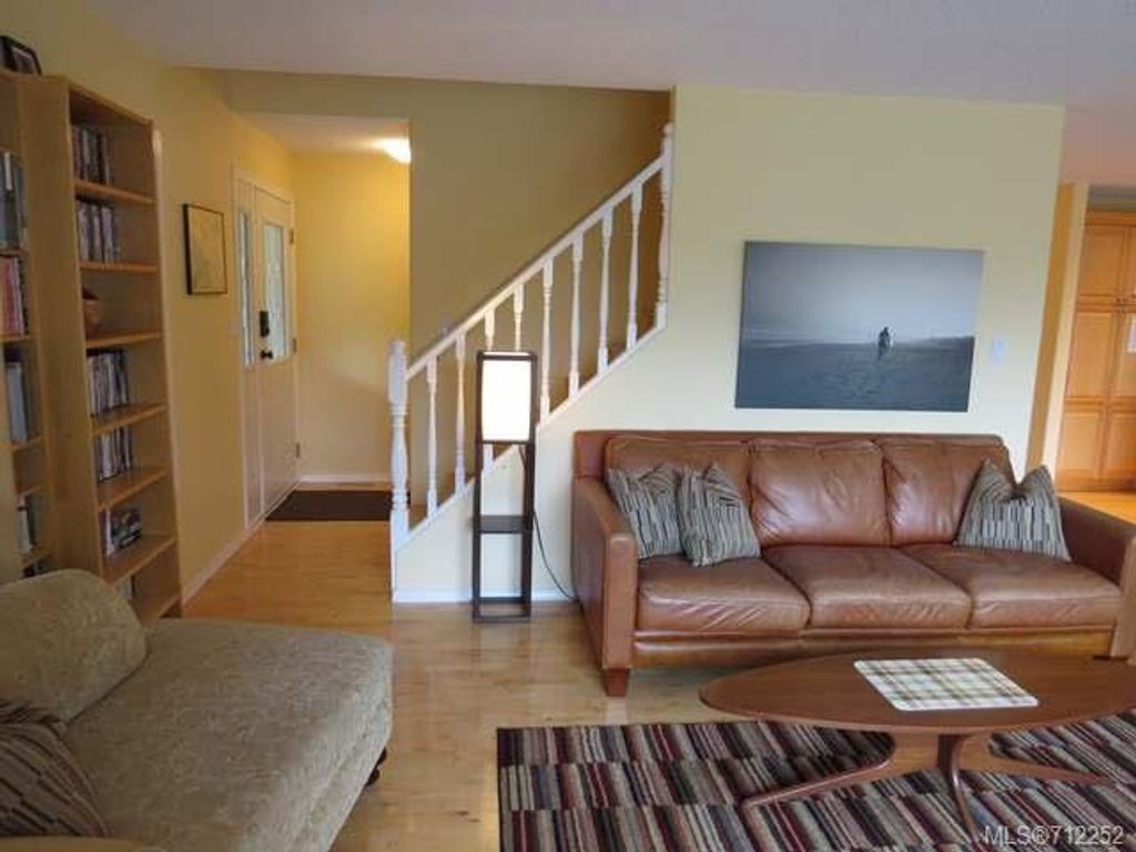 listing image 16042930172162510635