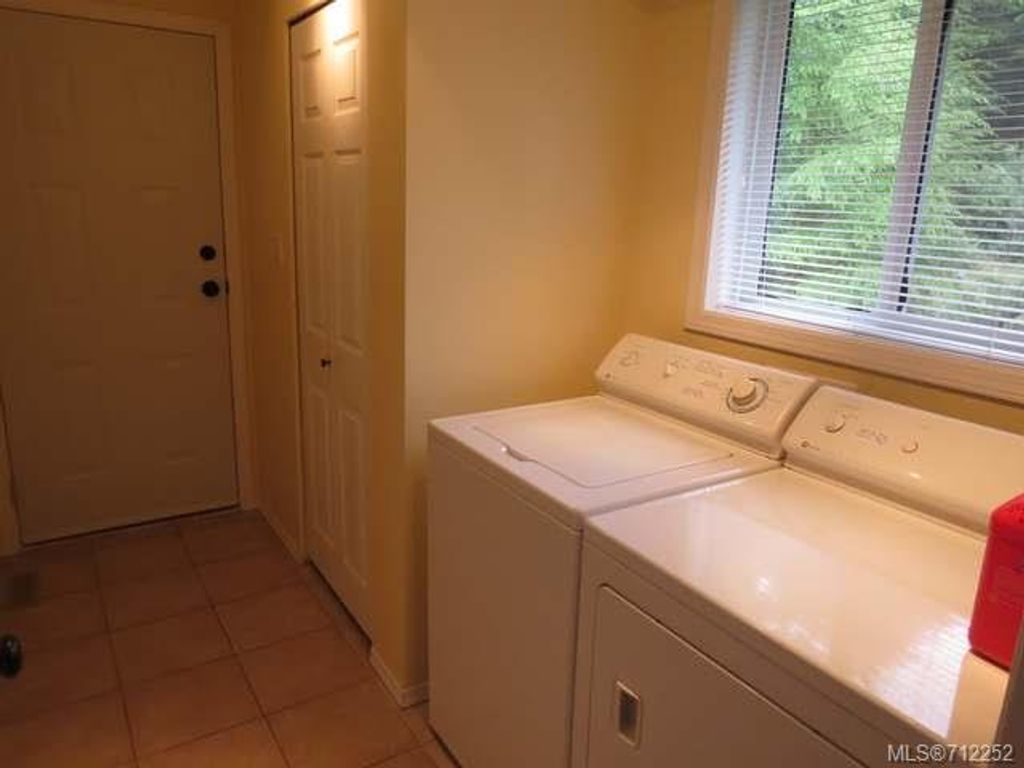 listing image 16048662372076762608