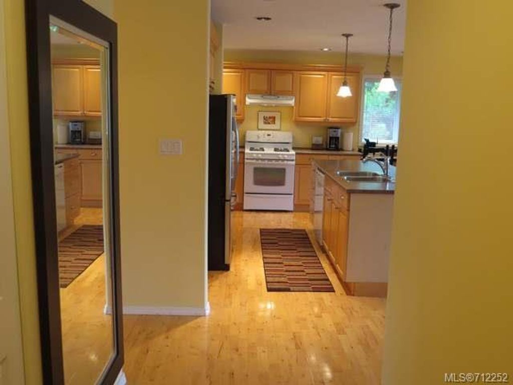 listing image 16040512133140745443