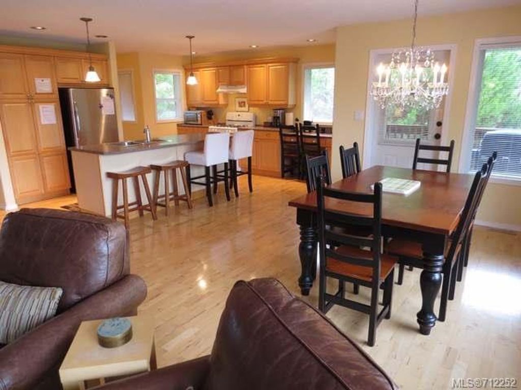 listing image 16047431950646986893