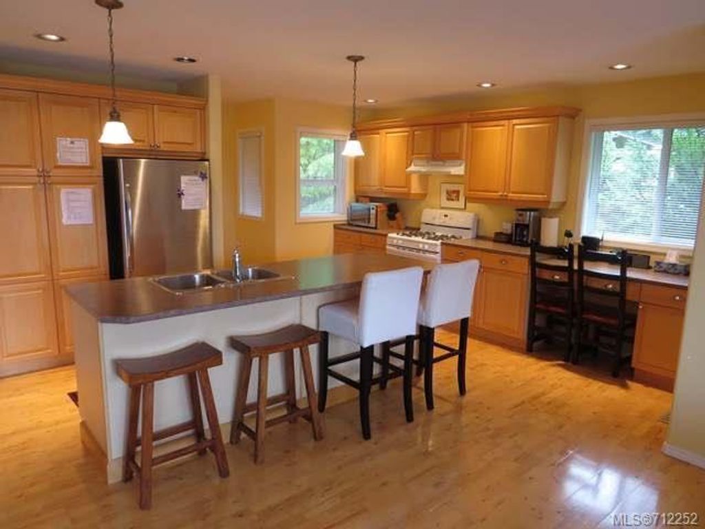listing image 16048533453805032225