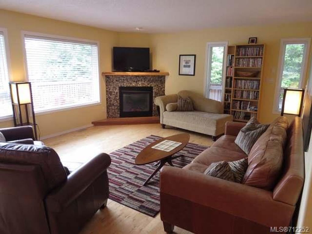 listing image 16044925632967607864