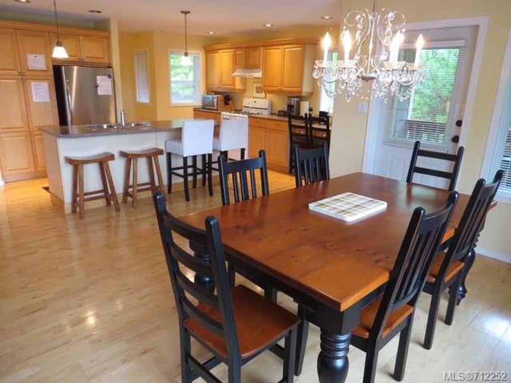 listing image 16047434283845401187