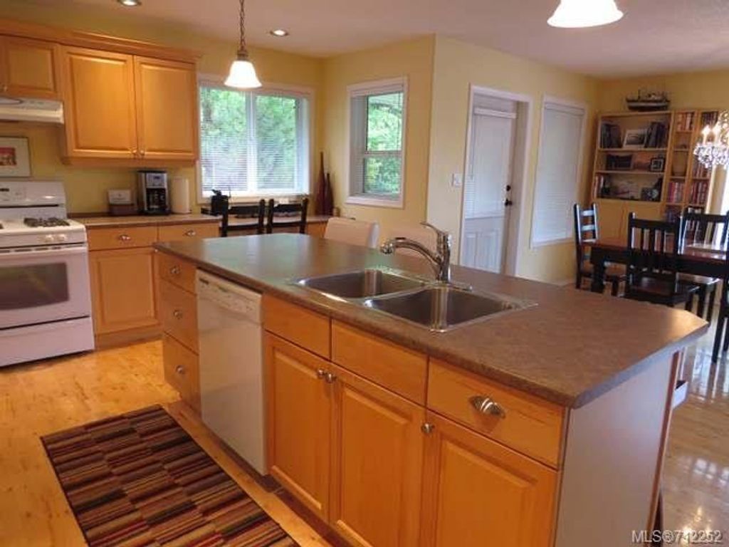 listing image 16044862120028243822