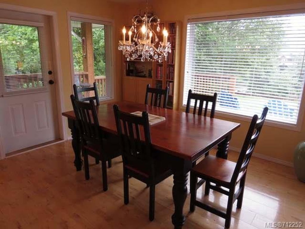 listing image 16042771807640805350