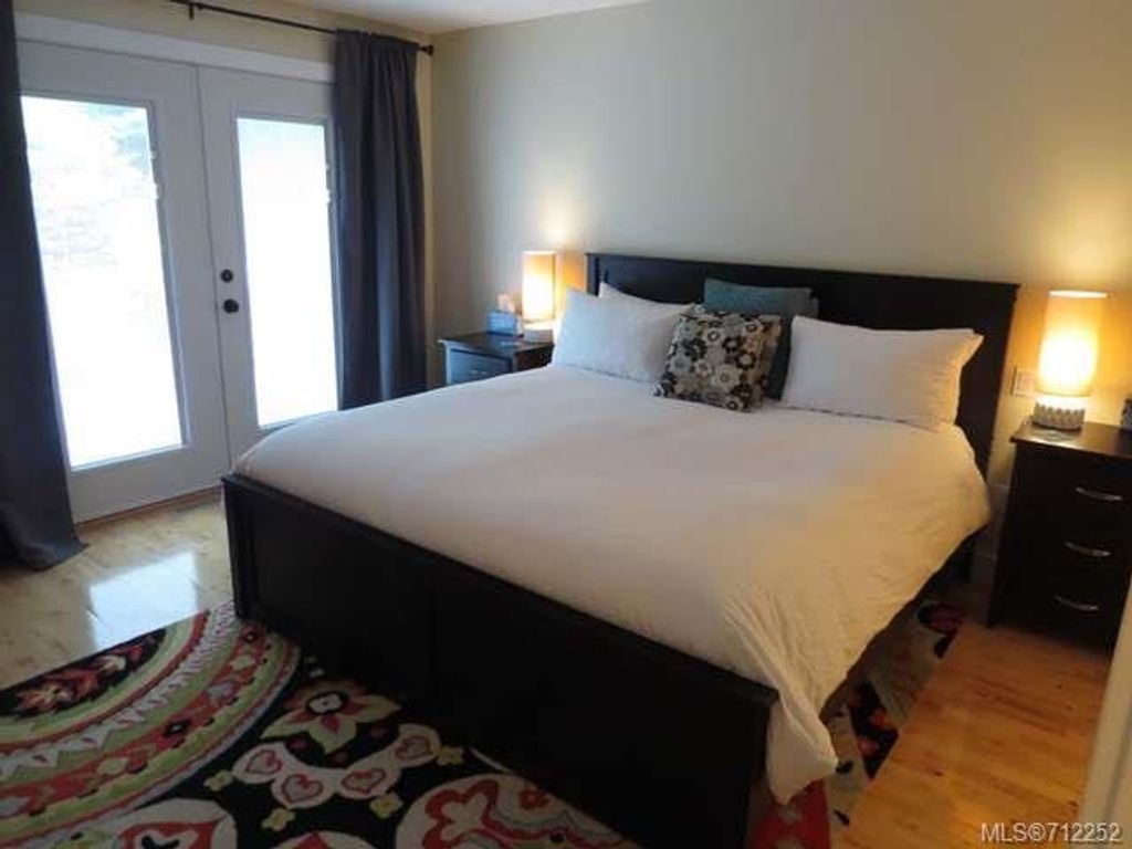 listing image 16047517755215003381