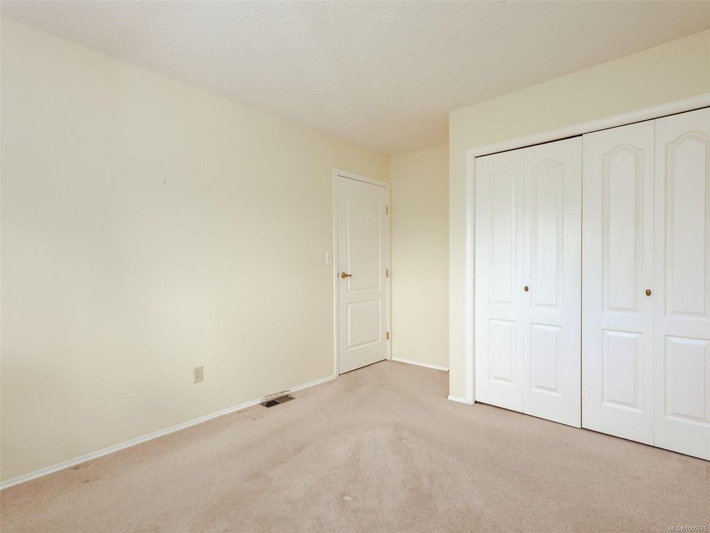 listing image 16048329814145130436