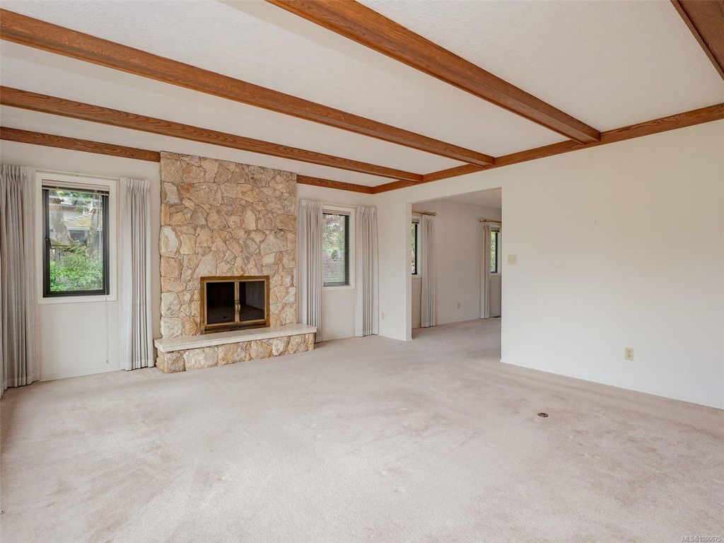 listing image 16046004382407348019