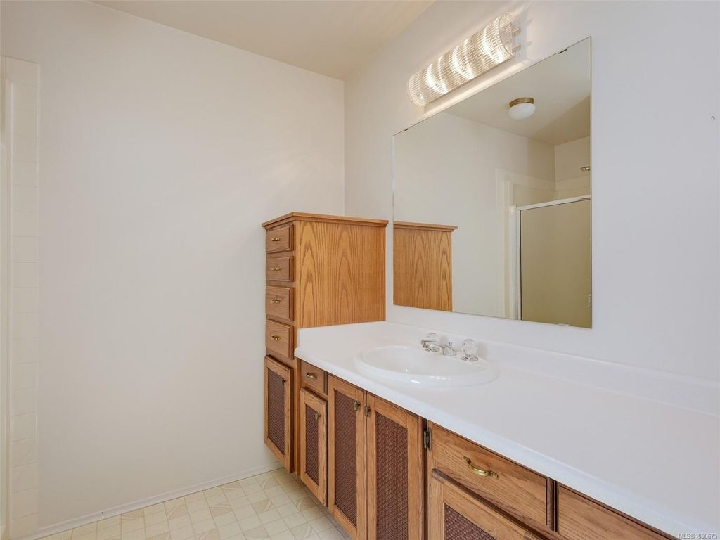 listing image 16043329697174934489