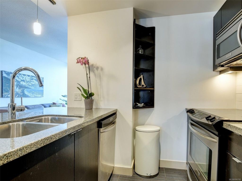 listing image 16040172775498617412