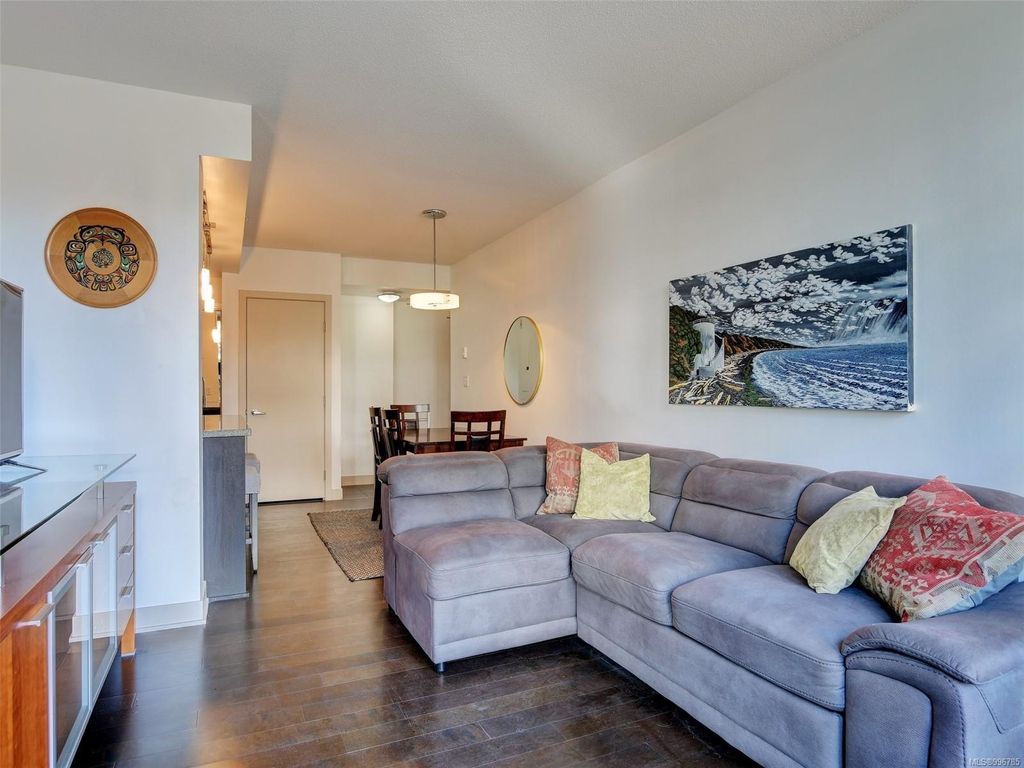 listing image 16044827879522427759