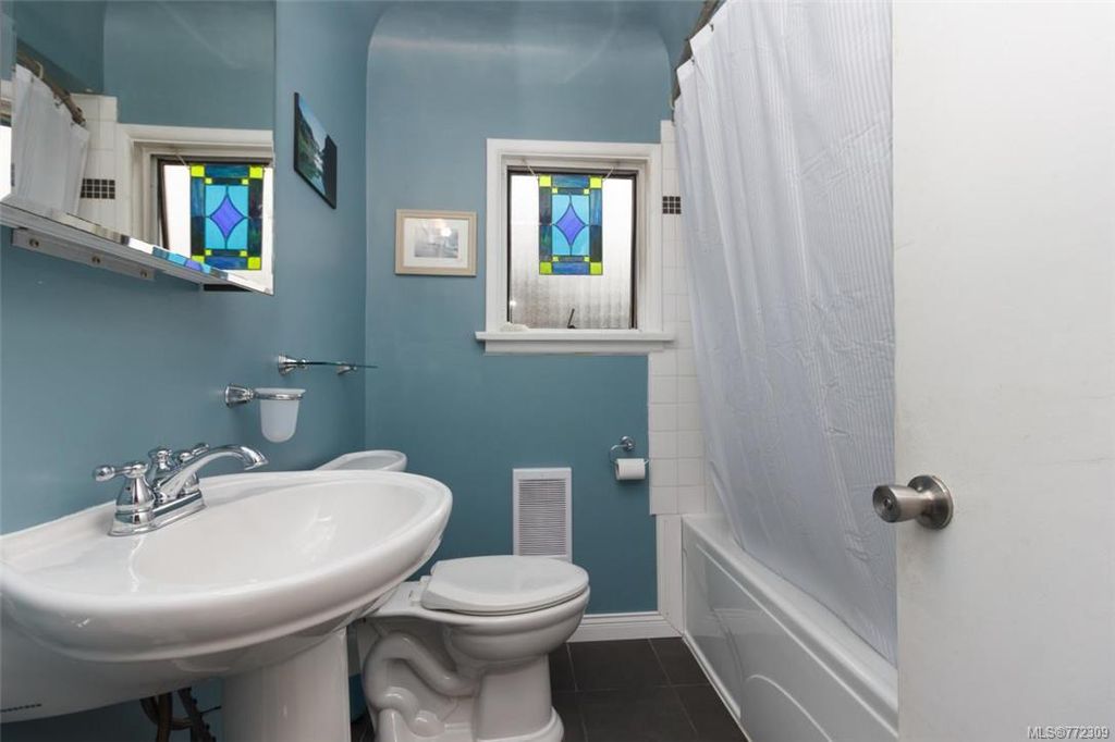 listing image 16048838764631194348