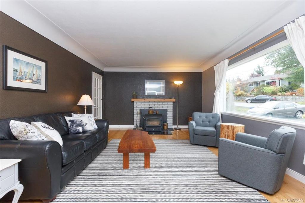 listing image 16048035246297328911