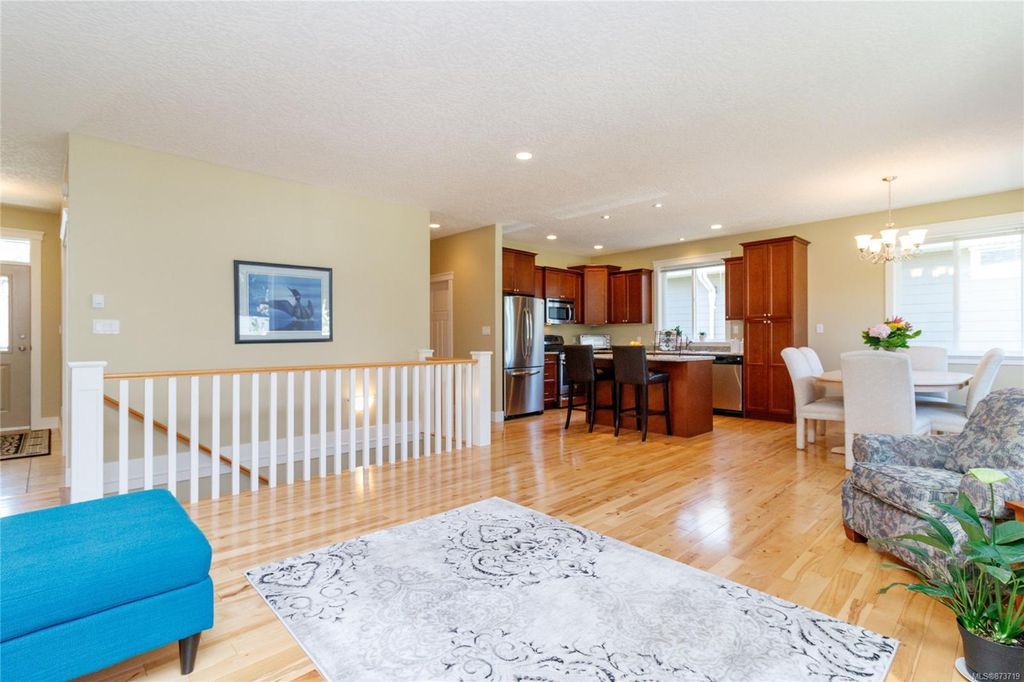 listing image 16042594212986295774