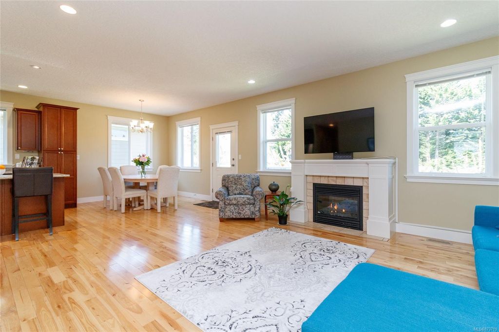 listing image 16049933876112706794