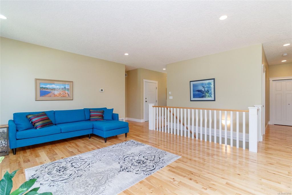 listing image 16043864779914228837