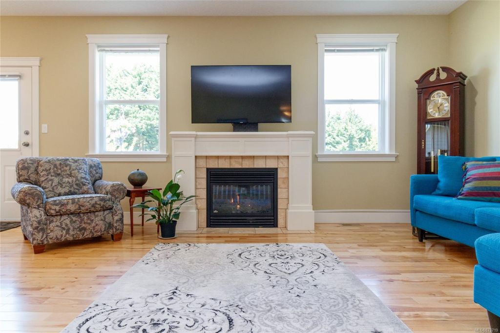 listing image 16043134916733538692