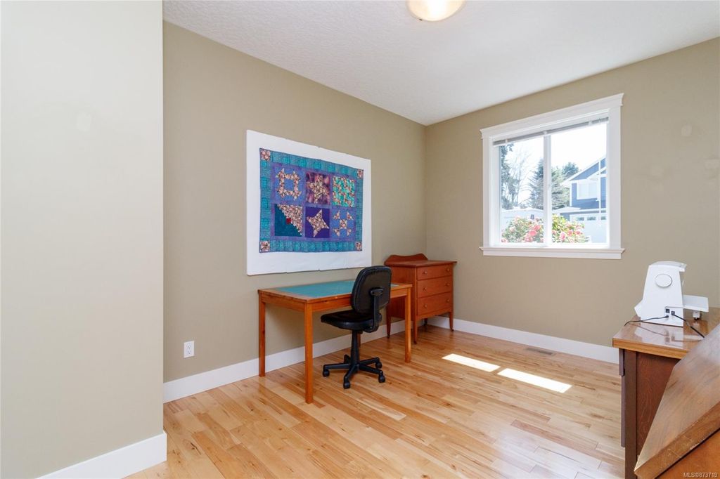 listing image 16047266906397078183